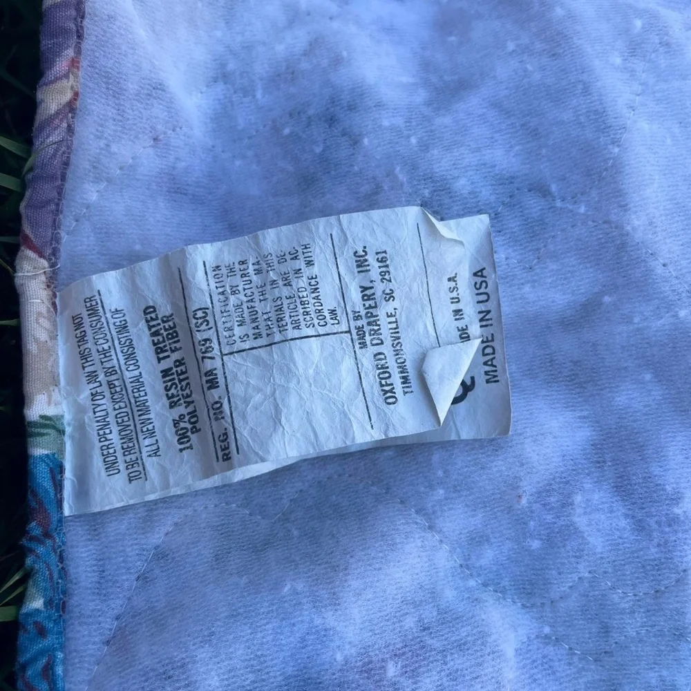 Vtg Oxford Drapery Company cabbage rose cottage core quilt Queen Made USA